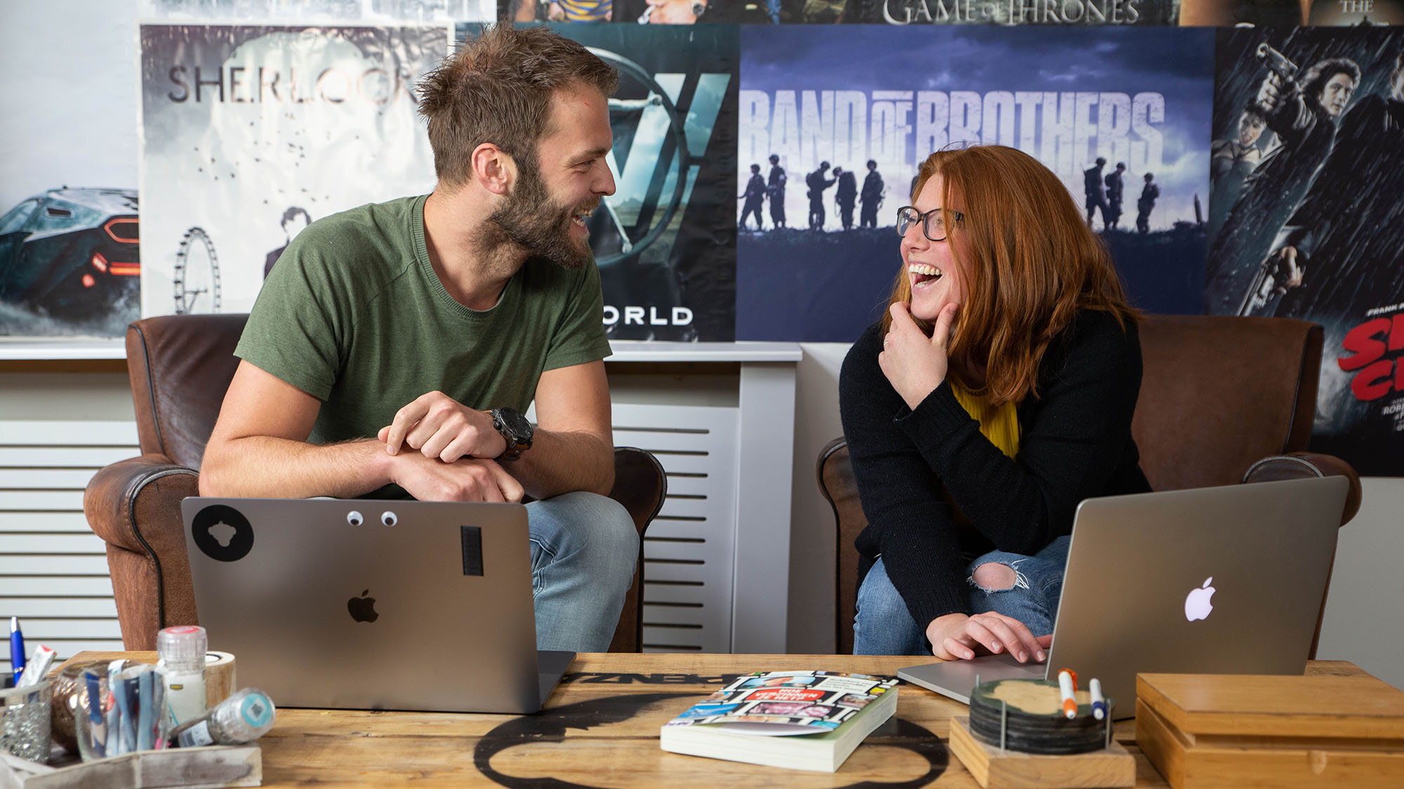 Manon en Kevin brainstormen voor de animatie voor de Gemeente Amsterdam